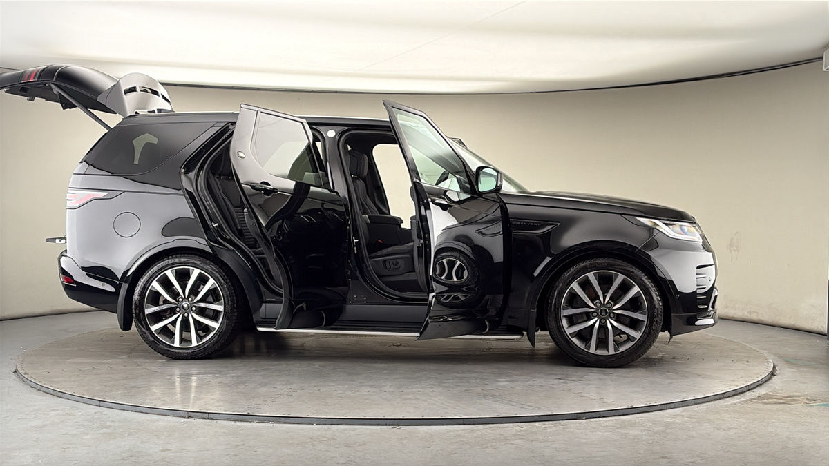 More views of Land Rover Discovery