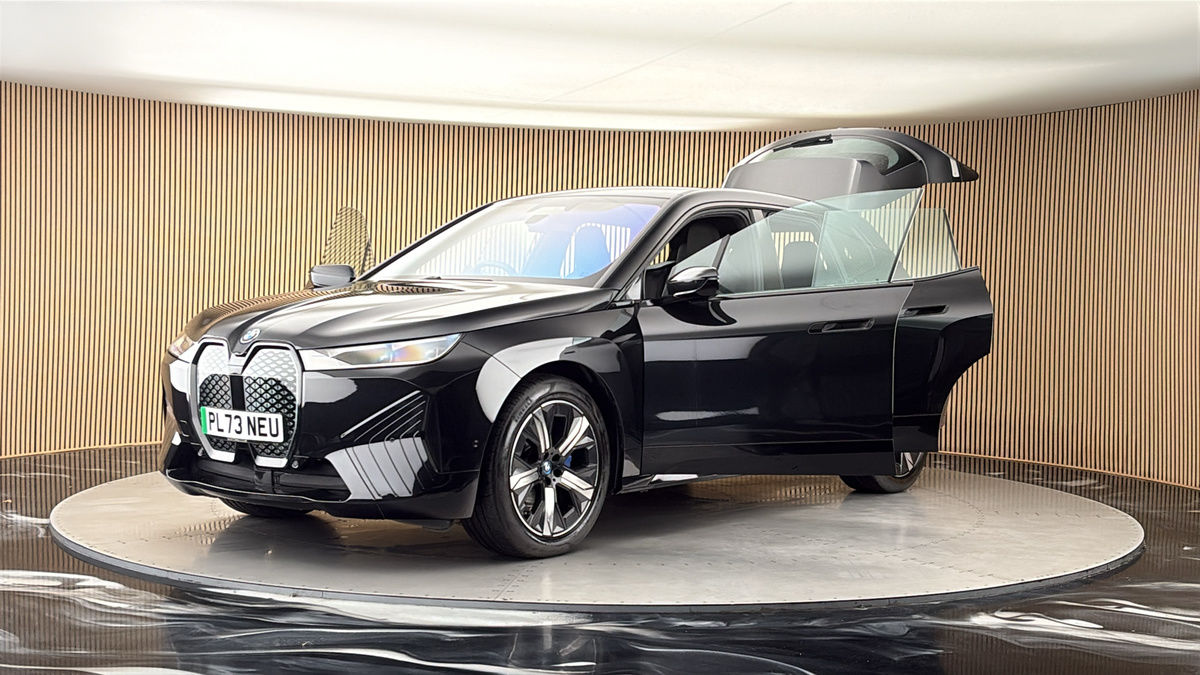 More views of BMW iX