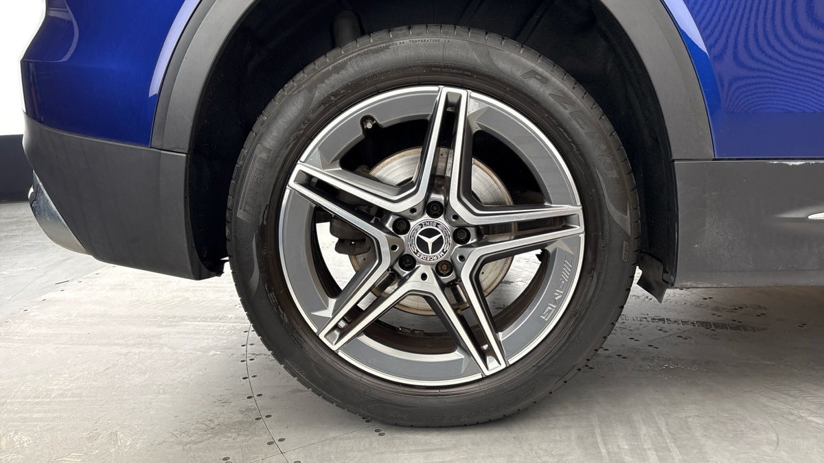 Mercedes-Benz GLB Image 10