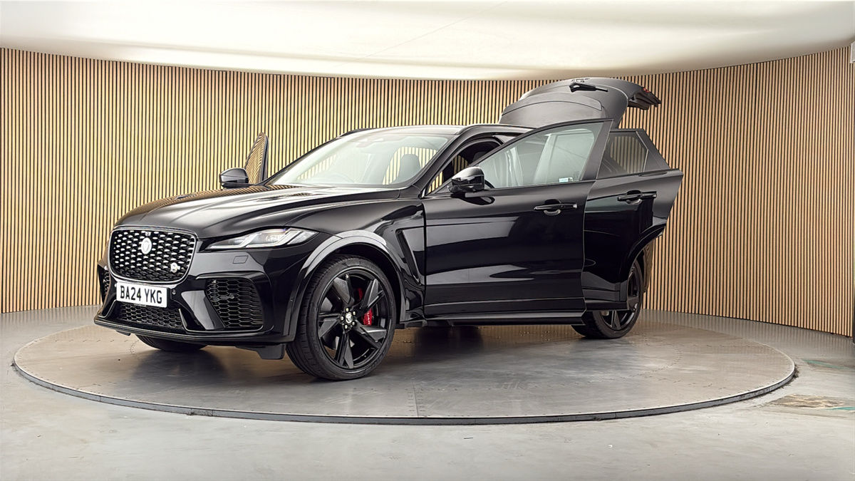 Jaguar F-PACE Image 22