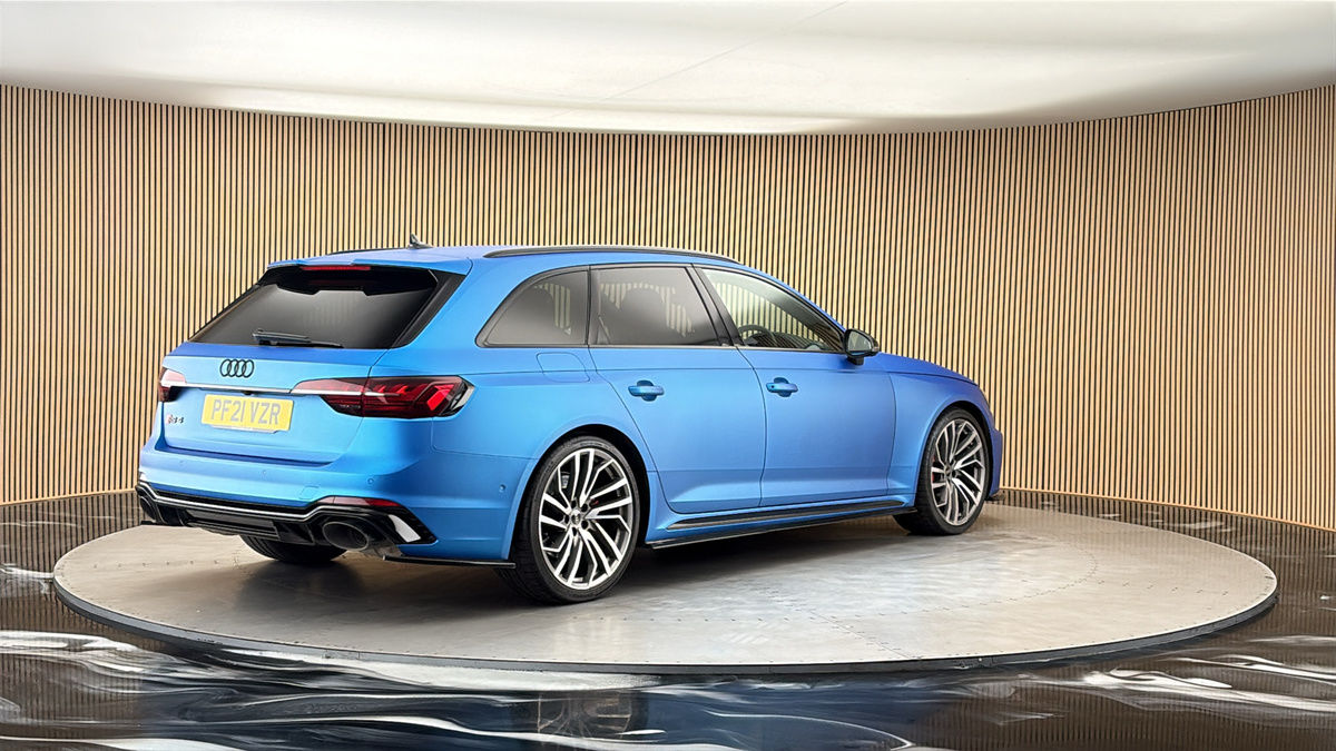 Audi RS4 Avant Image 21