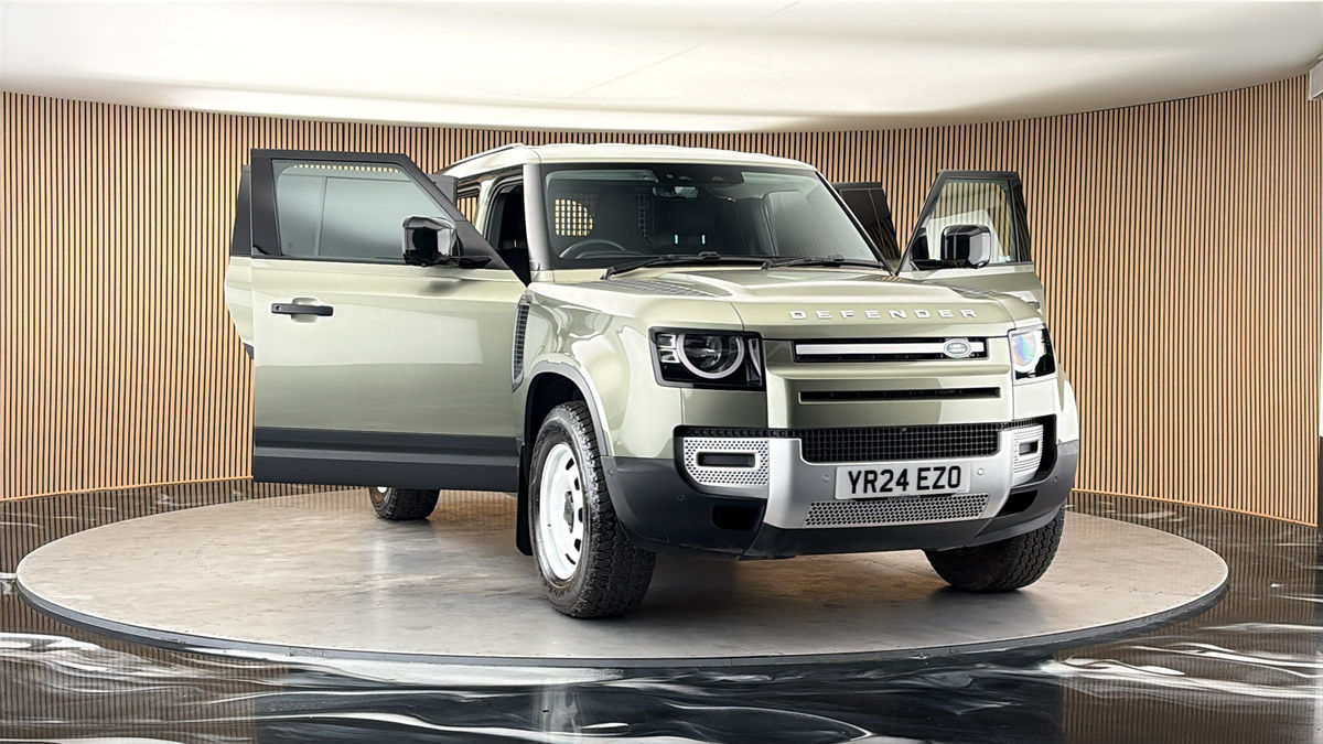 More views of Land Rover Defender 110