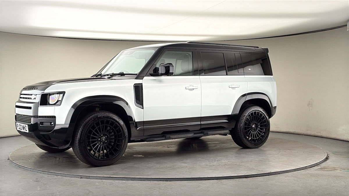 More views of Land Rover Defender 110