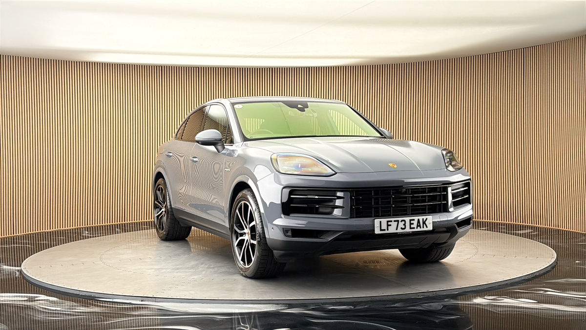 More views of Porsche Cayenne