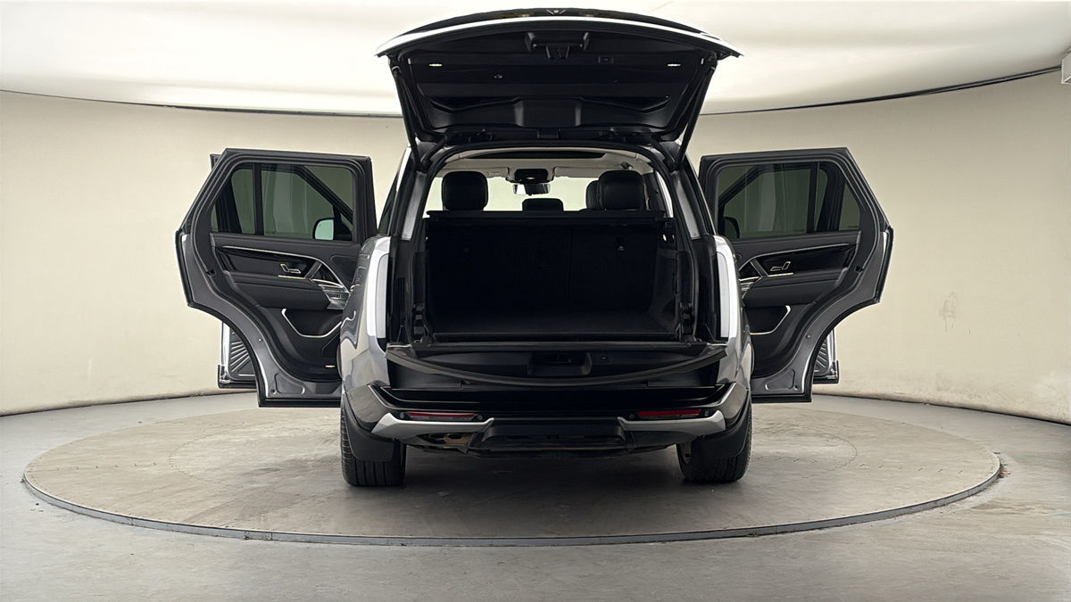 More views of Land Rover Range Rover