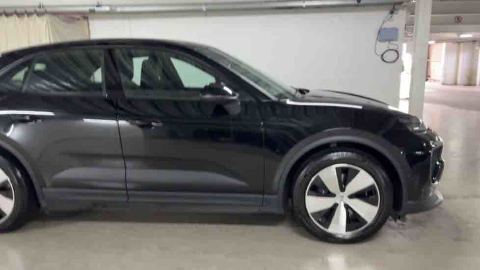 More views of Porsche Macan