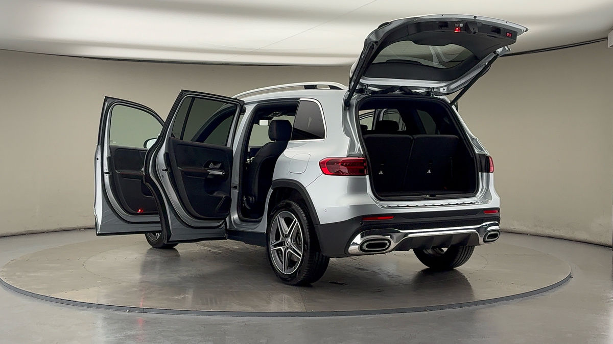 Mercedes-Benz GLB Image 23