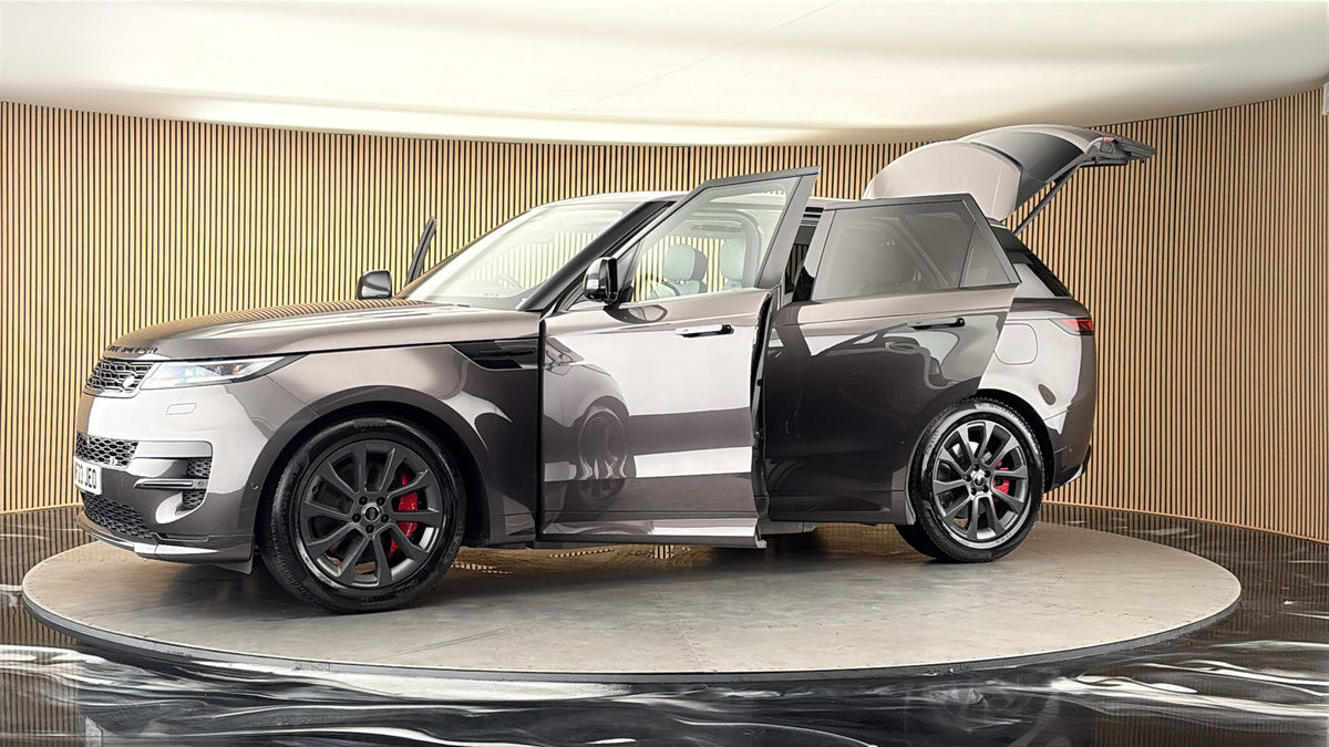 More views of Land Rover Range Rover Sport