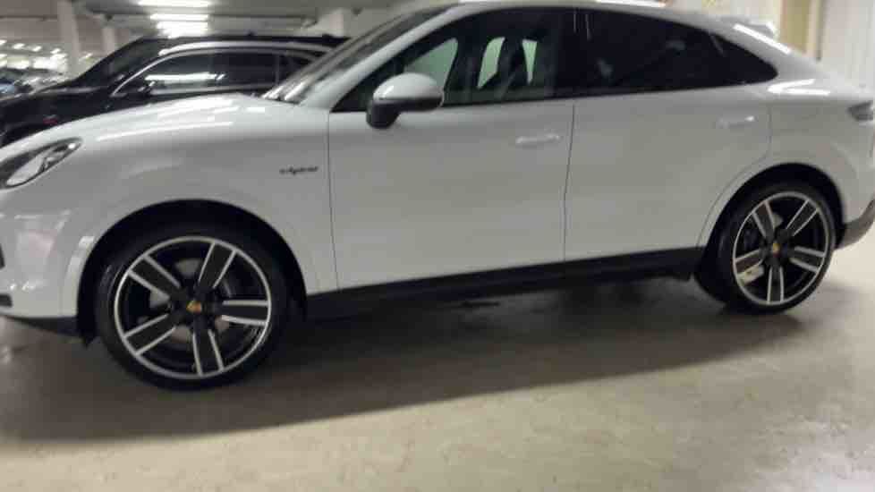 More views of Porsche Cayenne