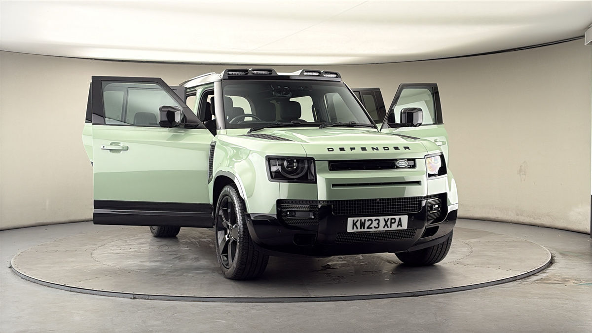 More views of Land Rover Defender 110