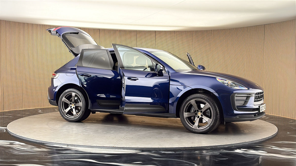 More views of Porsche Macan