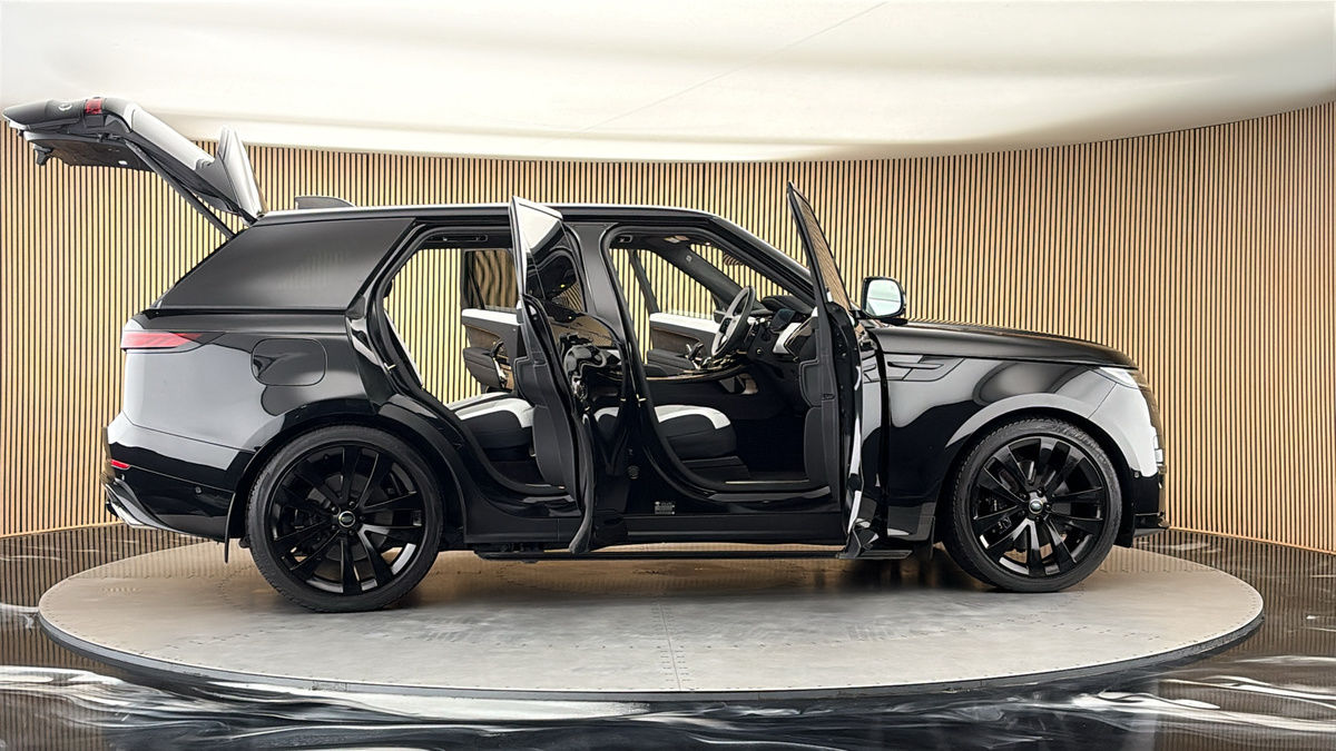 More views of Land Rover Range Rover Sport