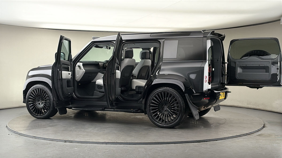 More views of Land Rover Defender 110