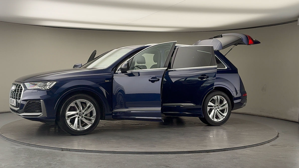 More views of Audi Q7