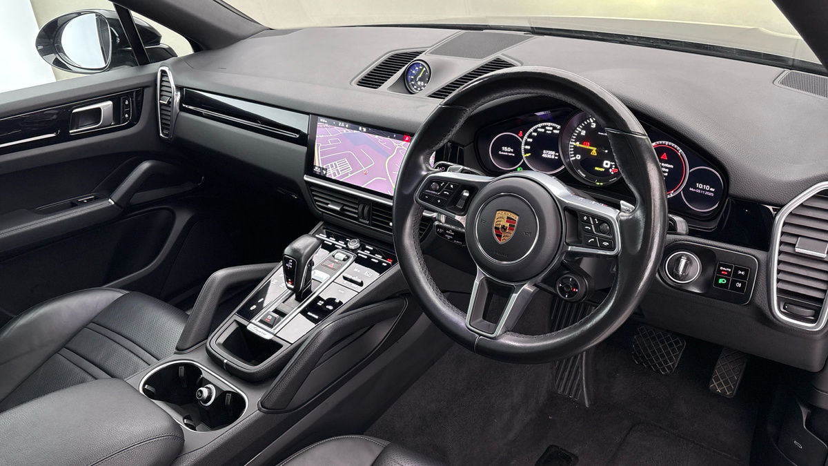 Porsche Cayenne Image 5