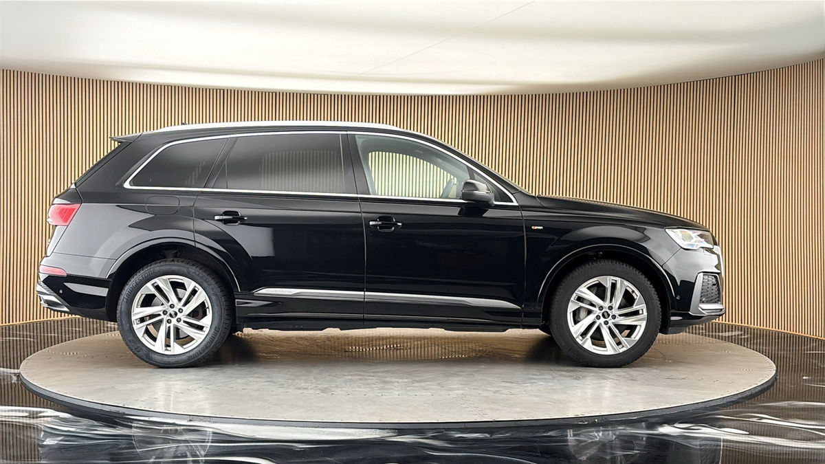 Audi Q7 Image 16
