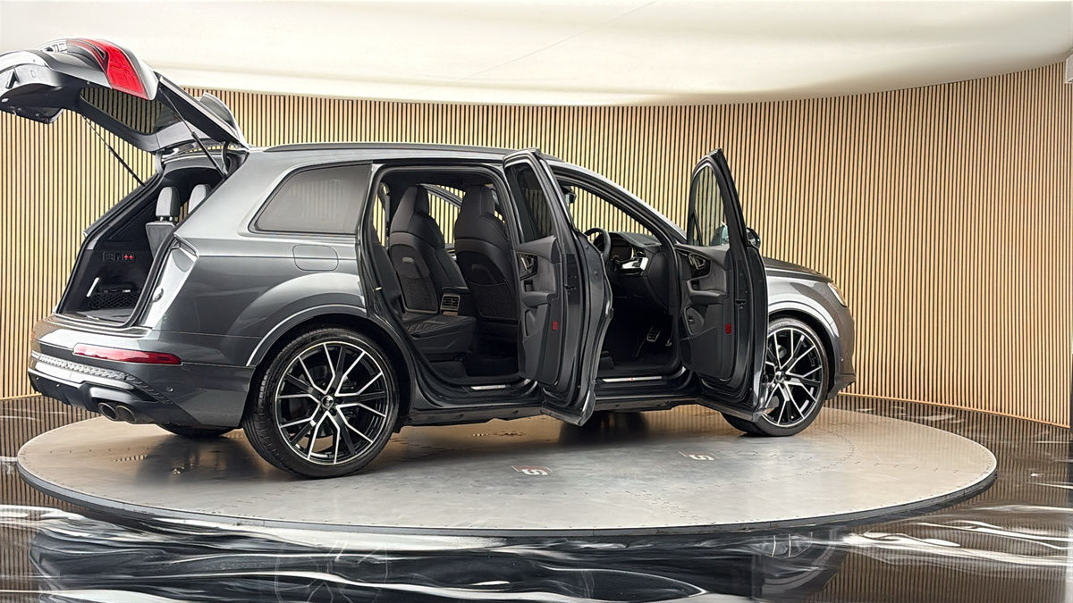 More views of Audi SQ7