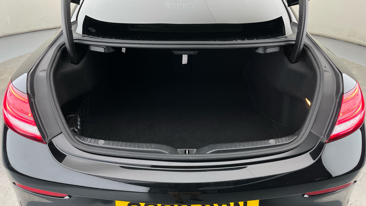 Mercedes-Benz C Class Image 11
