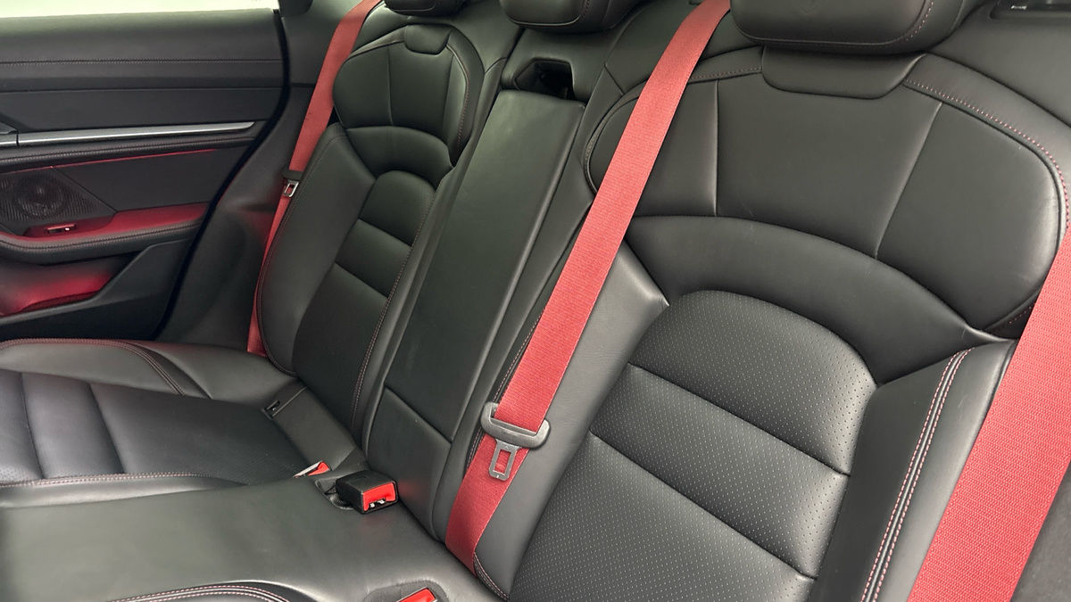 Porsche Taycan Image 9