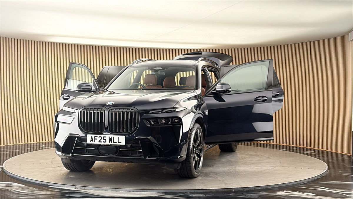 More views of BMW X7