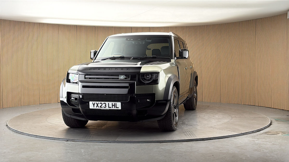 More views of Land Rover Defender 110