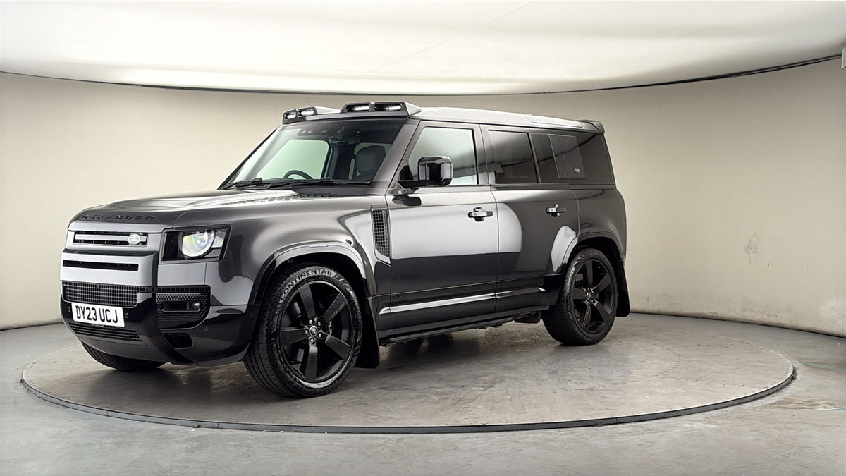 Land Rover Defender 110 Image 39