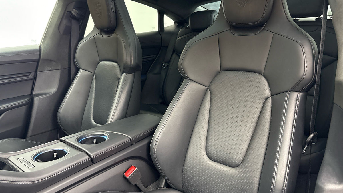 Porsche Taycan Image 7