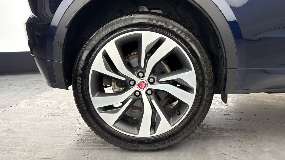 Jaguar E-PACE Image 10