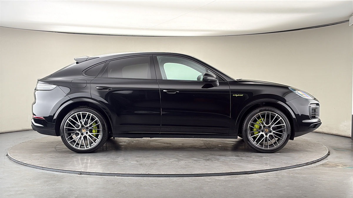 Porsche Cayenne Image 16