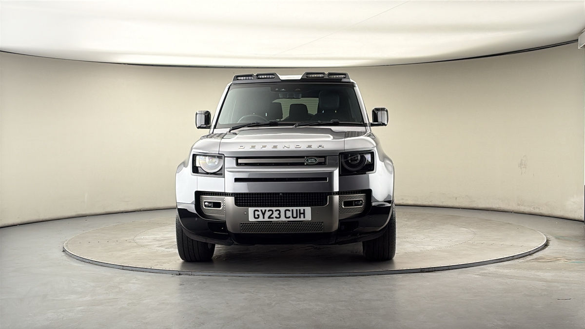 Land Rover Defender 130 Image 3