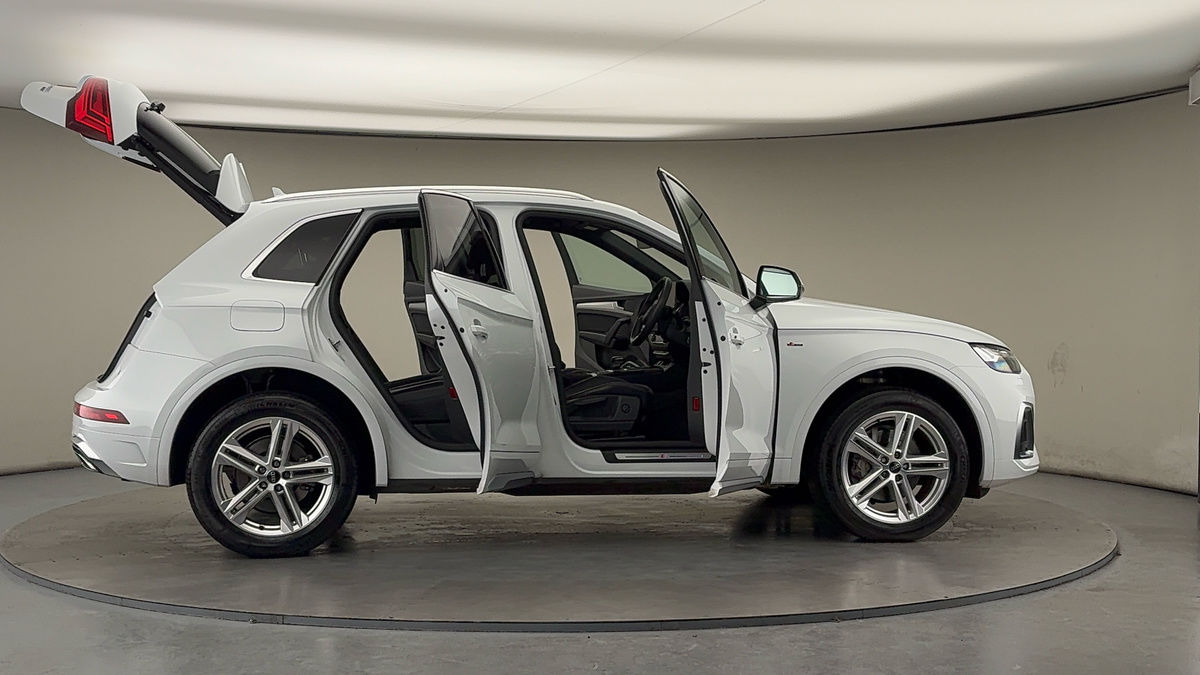 More views of Audi Q5