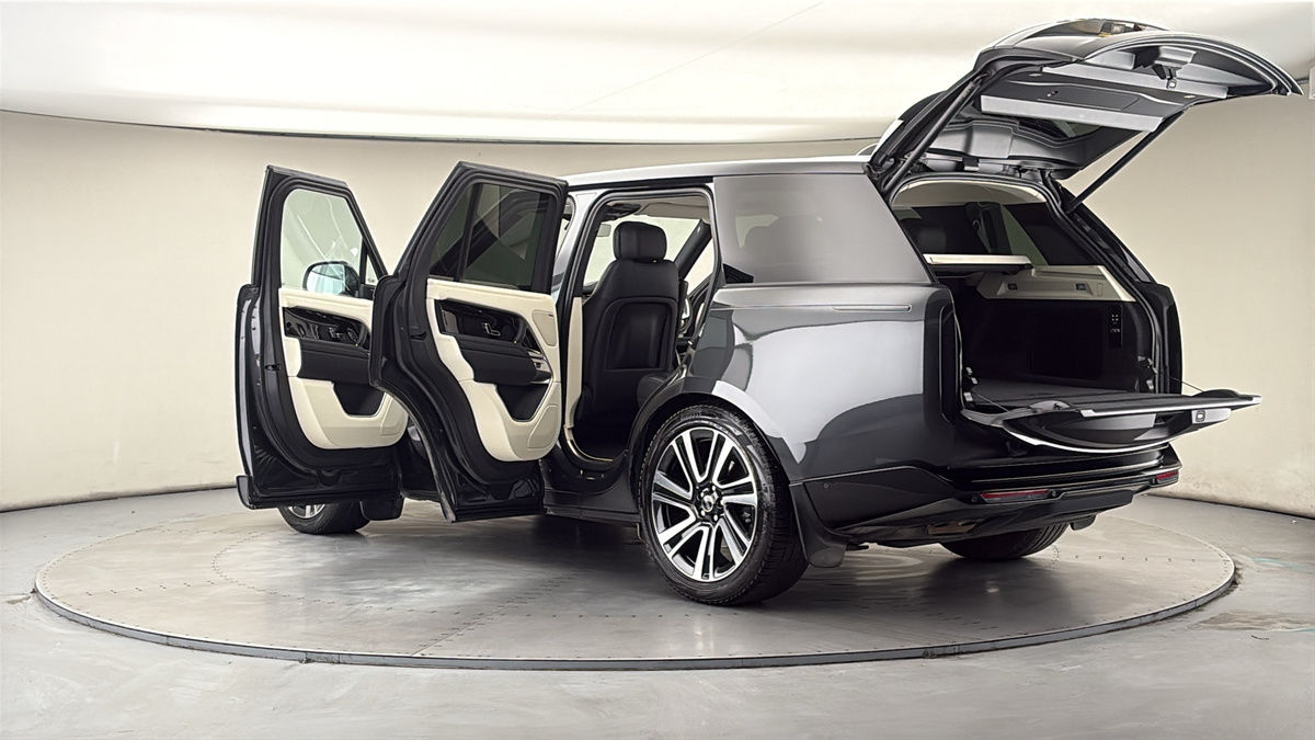 More views of Land Rover Range Rover