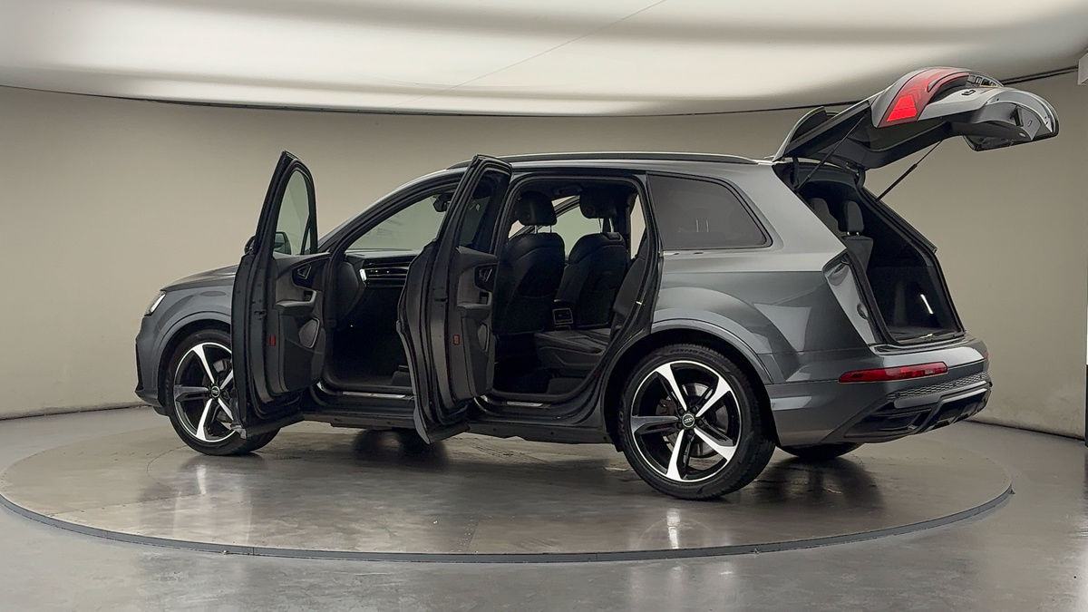 More views of Audi Q7