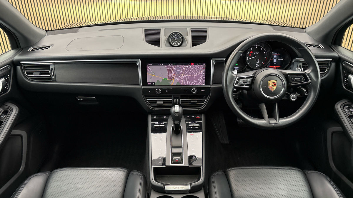 Porsche Macan Image 12