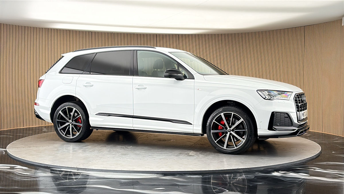 More views of Audi Q7