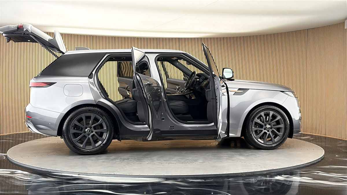 More views of Land Rover Range Rover Sport