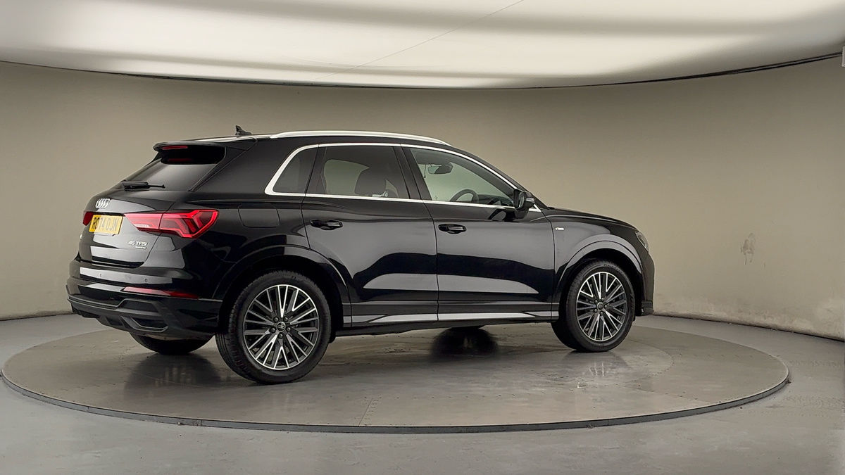 More views of Audi Q3