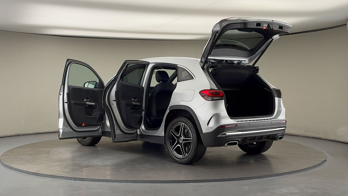 More views of Mercedes-Benz GLA