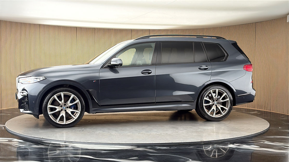 More views of BMW X7