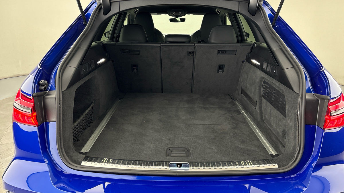 Audi RS6 Avant Image 11
