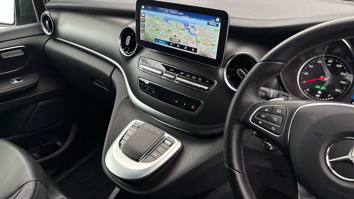 Mercedes-Benz V Class Image 18