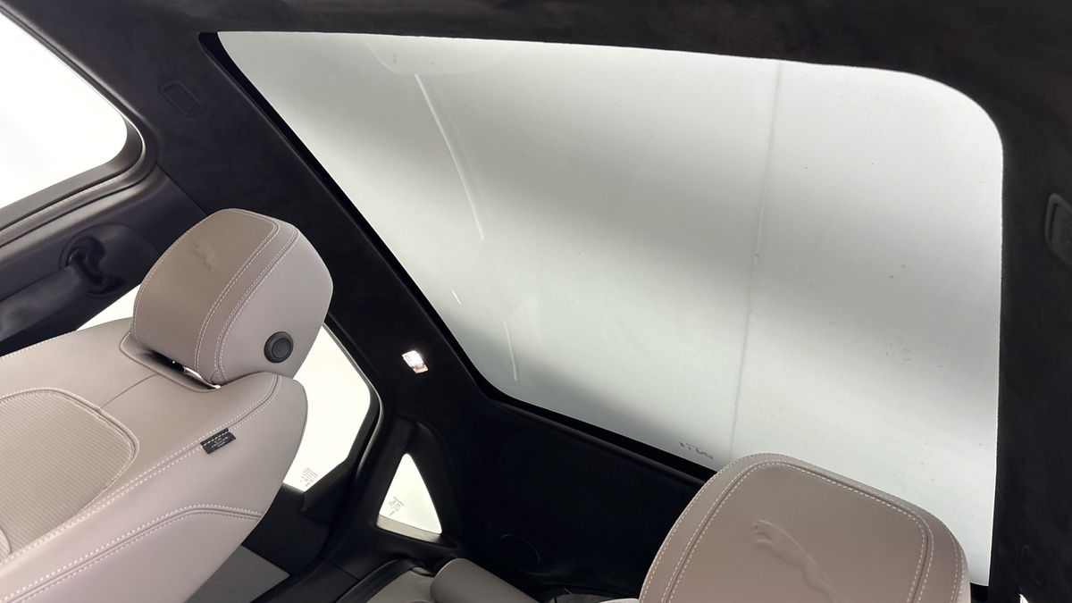 Jaguar E-PACE Image 6