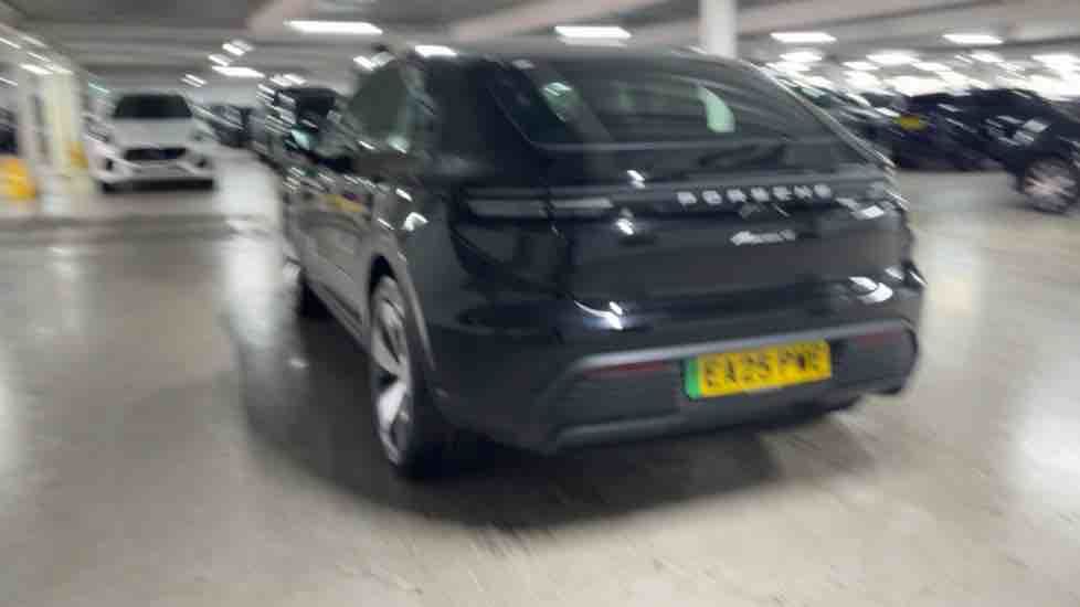 More views of Porsche Macan