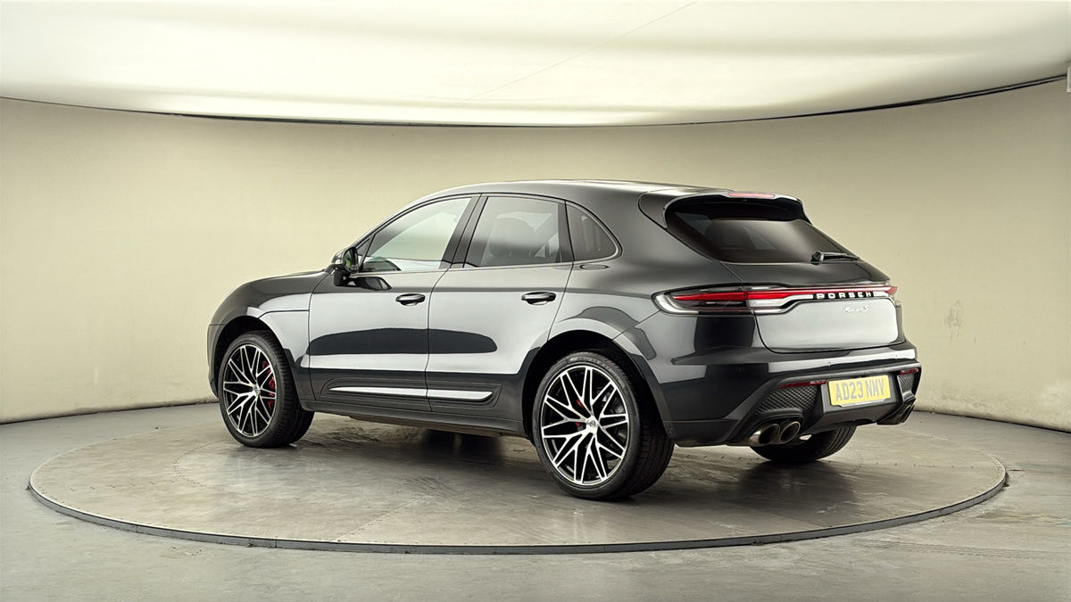 More views of Porsche Macan