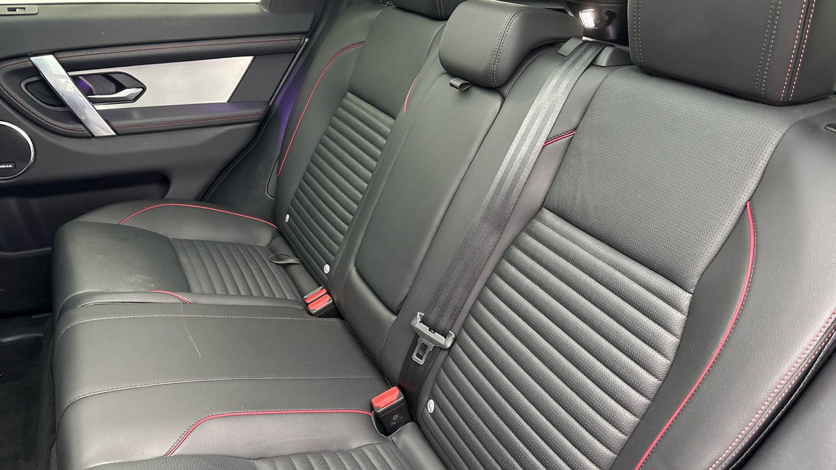 Land Rover Discovery Sport Image 8