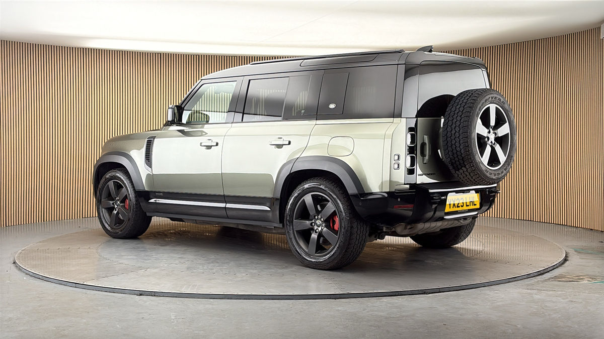 More views of Land Rover Defender 110