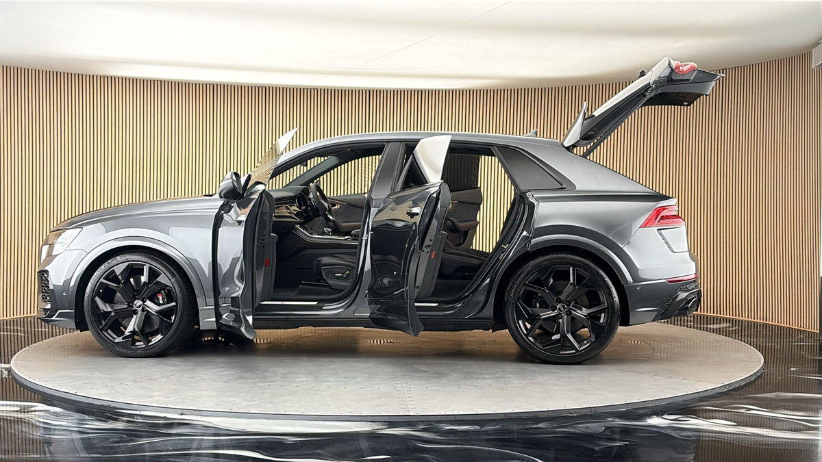More views of Audi RSQ8