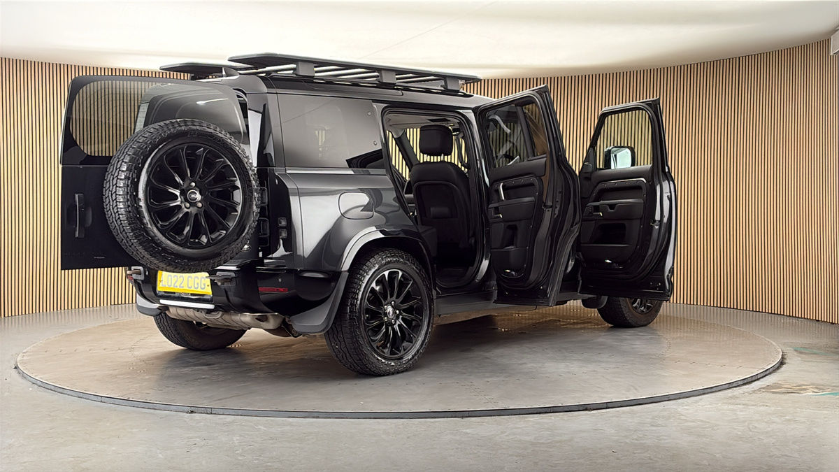 More views of Land Rover Defender 110