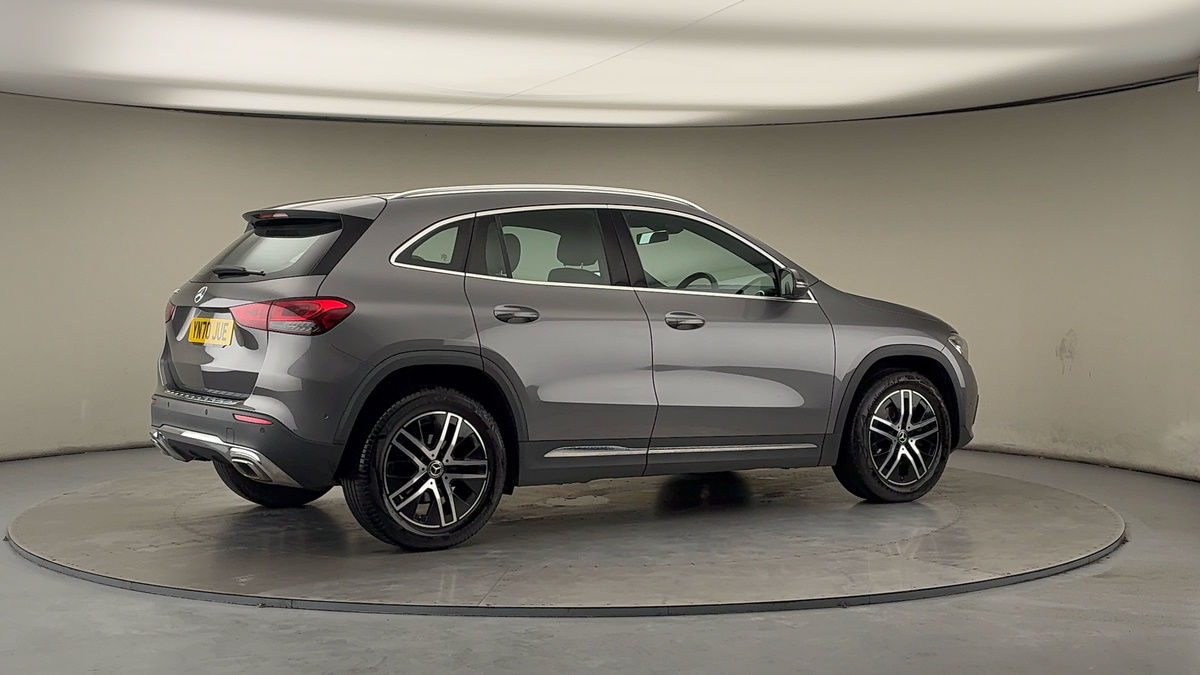 More views of Mercedes-Benz GLA