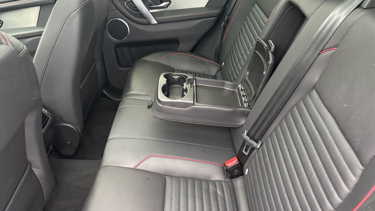 Land Rover Discovery Sport Image 9